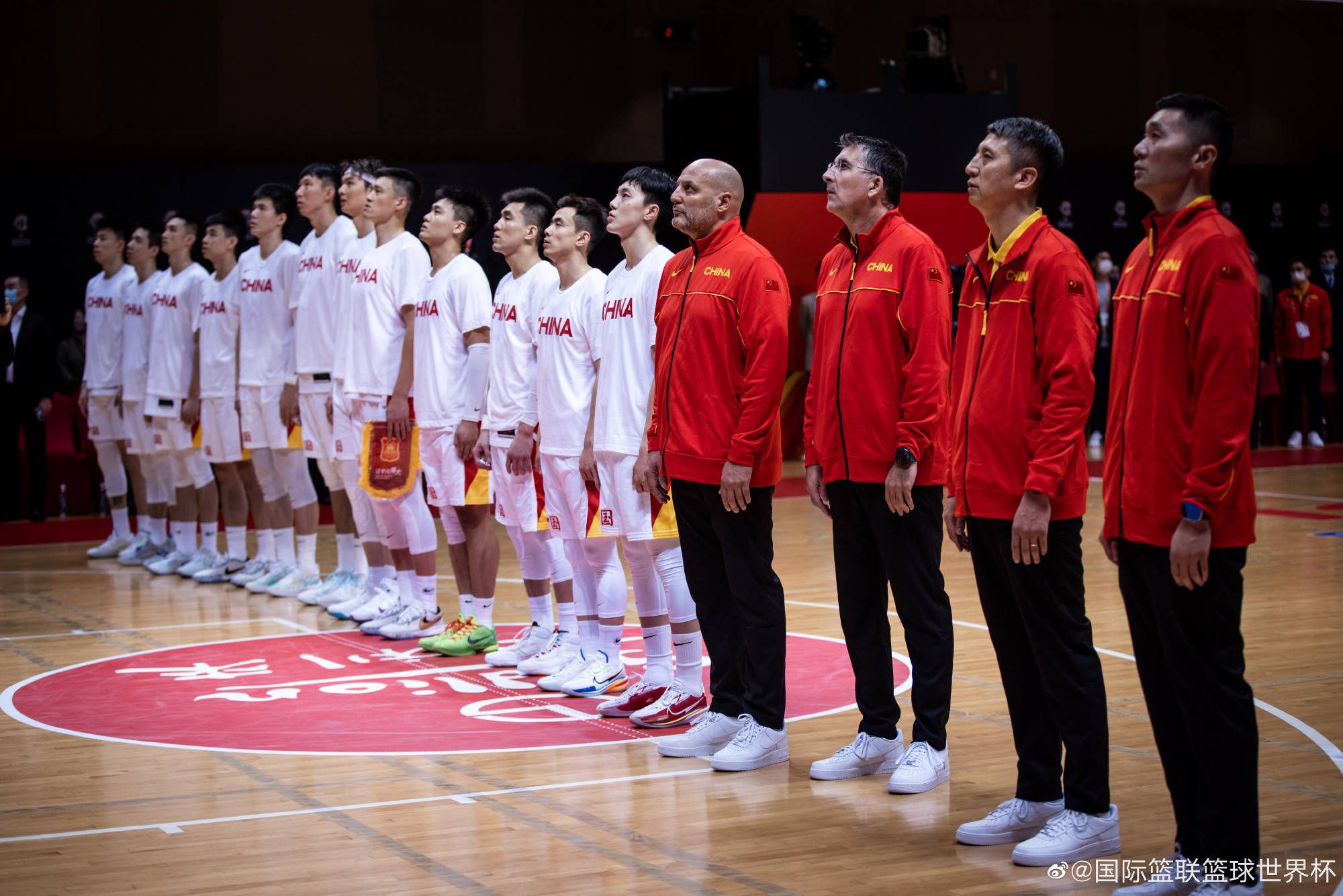 日前《中国药神》终于发布定档海报，正式宣布将于2018年7月6日全面公映